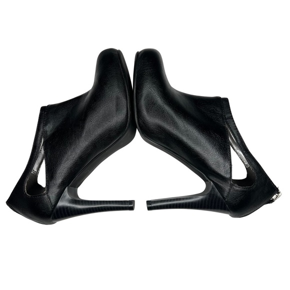 Maurices Zipper Back Cut Out Heeled Ankle Bootie Matte Black 9M - Picture 7 of 14